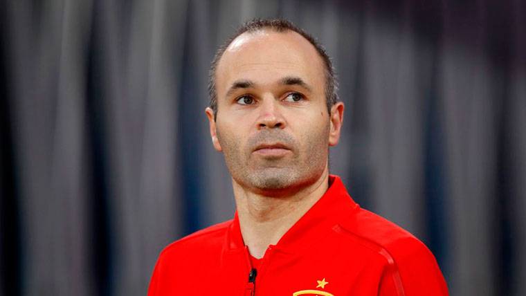 Andrés Iniesta answers to the criticisms