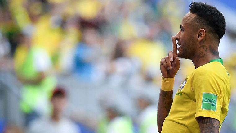 Neymar celebra un gol con la selección de Brasil