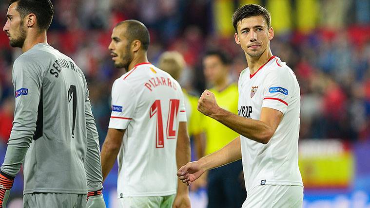 Clément Lenglet celebra una victoria del Sevilla