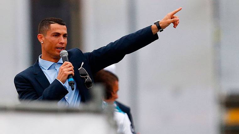 Cristiano Ronaldo celebra un título con el Real Madrid