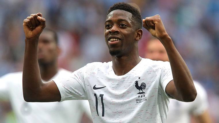 Ousmane Dembélé In a party with the selection of France