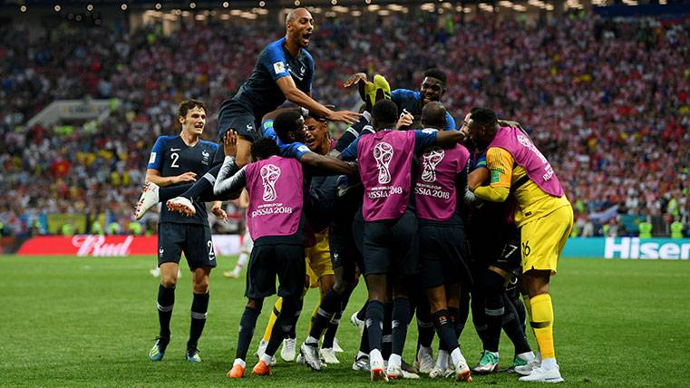 The players of the selection of France celebrate a goal in the World-wide