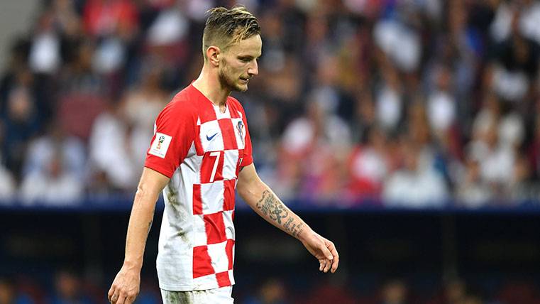 Ivan Rakitic in a party with the selection of Croatia