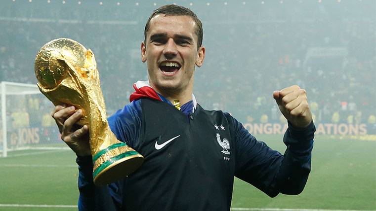 Antoine Griezmann celebrates the World-wide attained with France