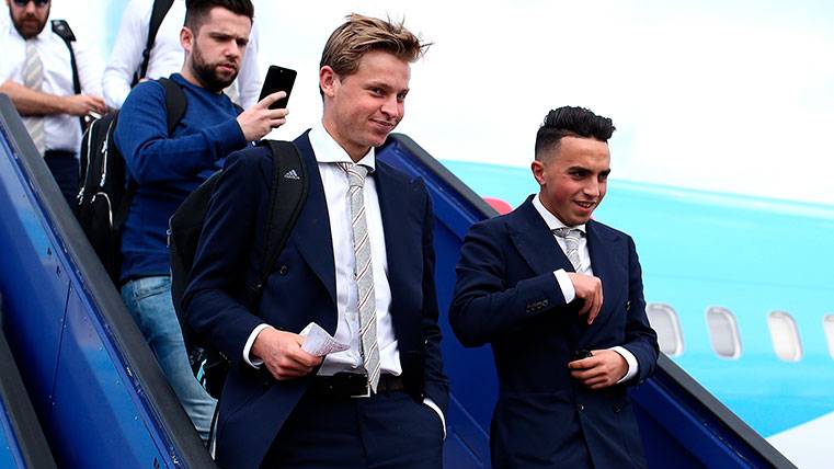 Frenkie Of Jong in an expedition of the Ajax