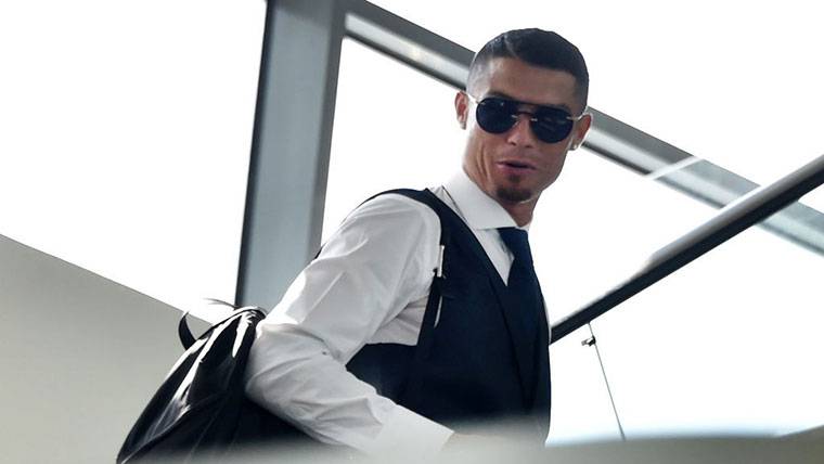 Cristiano Ronaldo, acudiendo a su presentación con la Juventus