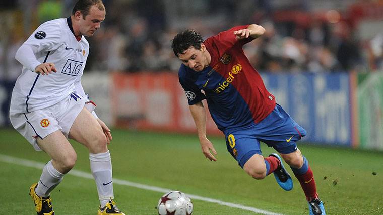Wayne Rooney and Leo Messi, during a final of Champions