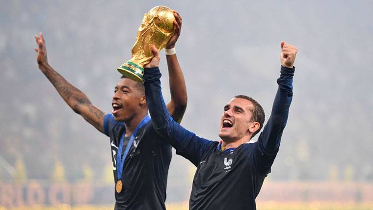 Antoine Griezmann, celebrating the achievement of the World-wide with France