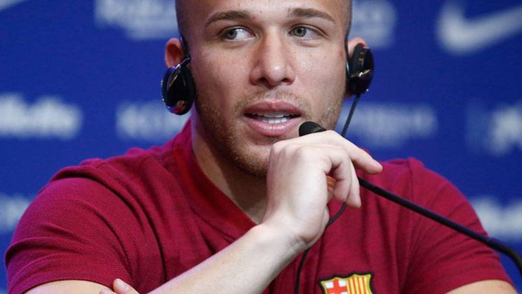 Arthur Melo, durante su presentación con el FC Barcelona