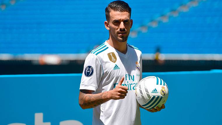 Dani Ceballos In his official presentation with the Real Madrid