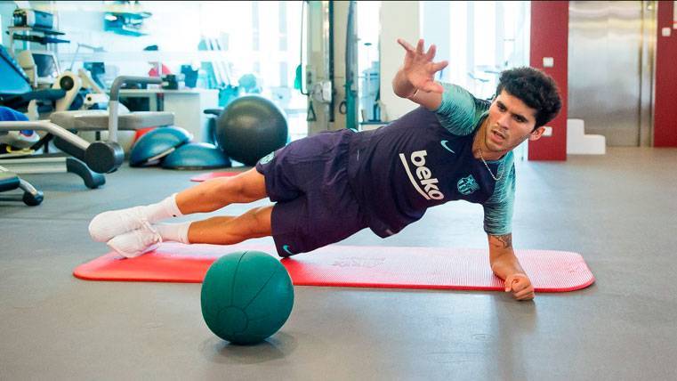 Carles Aleñá trabajando para recuperarse de una lesión | CarlesAle10