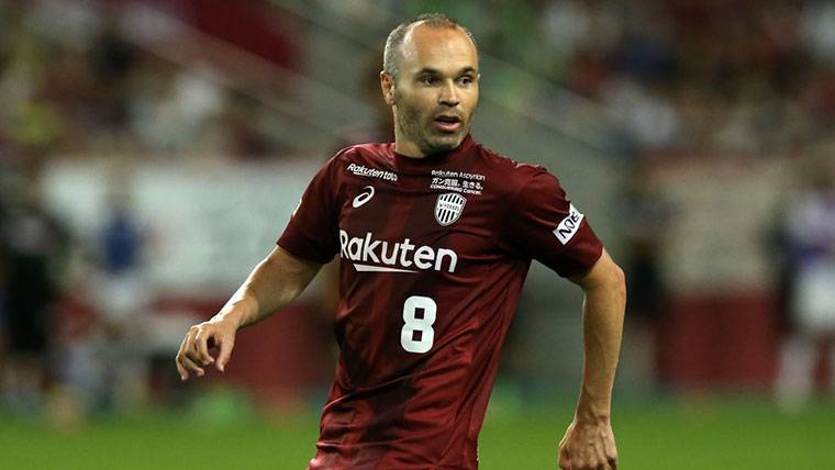 Andrés Iniesta, during his debut with the Vissel Kobe