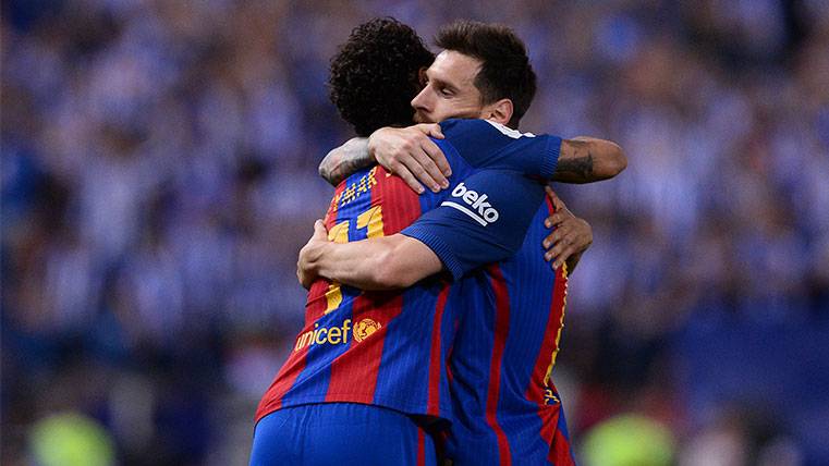Neymar y Leo Messi celebran un gol del FC Barcelona