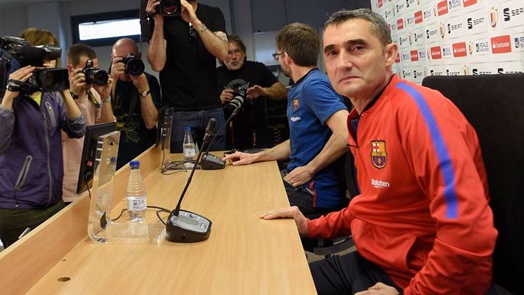 Ernesto Valverde, compareciendo en rueda de prensa
