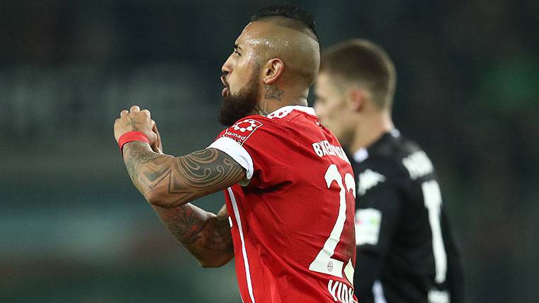 Arturo Vidal celebrates a goal with the Bayern of Munich