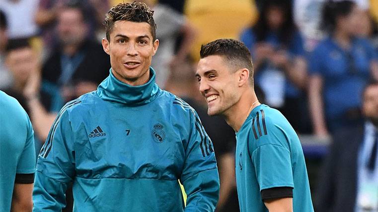 Cristiano Ronaldo and Mateo Kovacic in a training of the Real Madrid