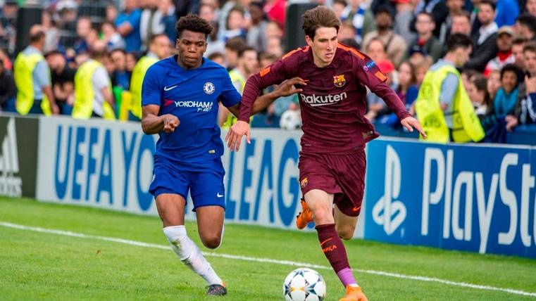 Juan Miranda en un partido del FC Barcelona