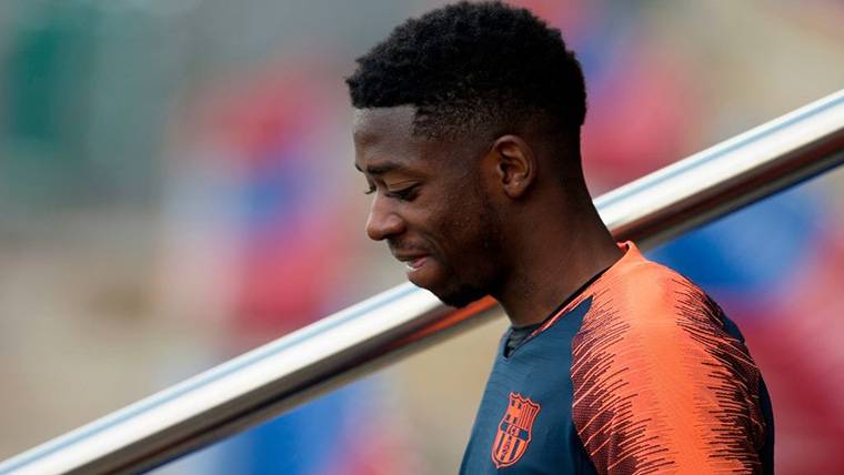 Dembélé, going out to train with the FC Barcelona