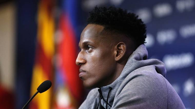 Yerry Mina, during a press conference with the FC Barcelona