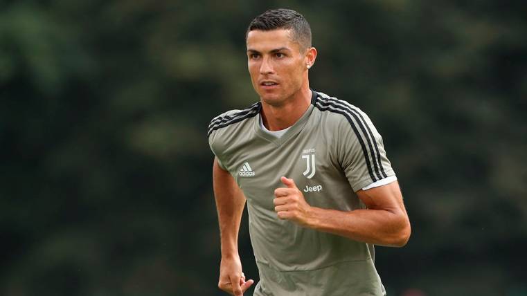 Cristiano Ronaldo en un entrenamiento con la Juventus