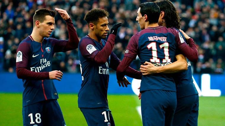 Neymar Jr, celebrating a goal with Paris Saint-Germain