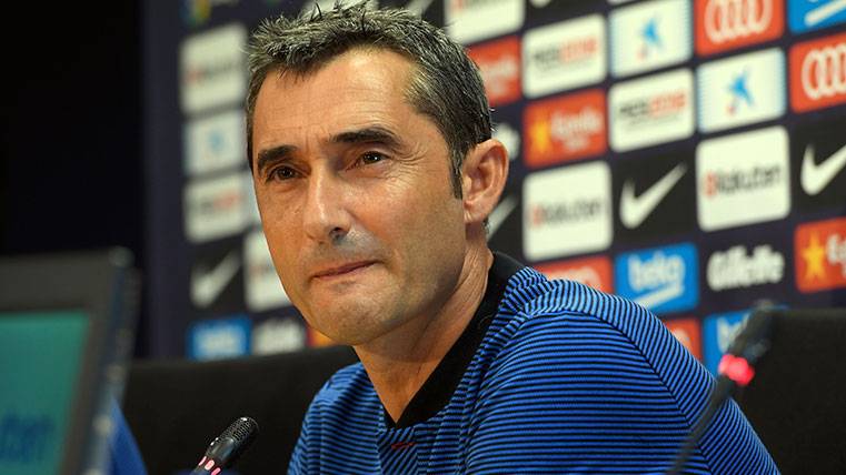 Ernesto Valverde en una rueda de prensa del FC Barcelona