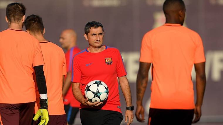 El FC Barcelona de Valverde, durante una sesión de entrenamiento