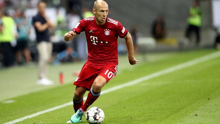 Arjen Robben, during a party with the Bayern Munich