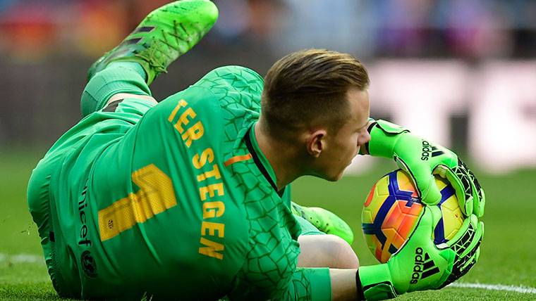 Ter Stegen Complained of the lawn