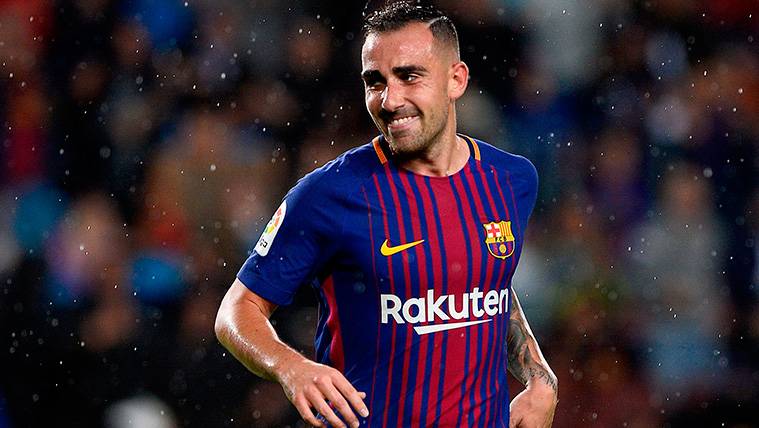Paco Alcácer in a party with the FC Barcelona