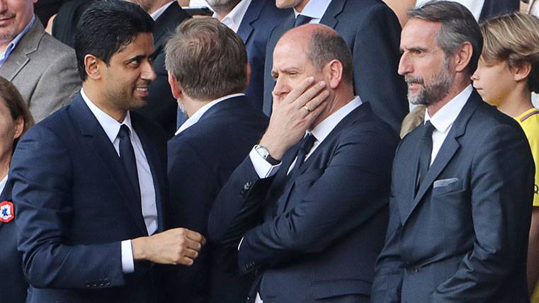 Nasser Al-Khelaïfi en un partido del Paris Saint Germain