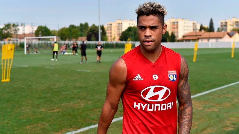 Mariano Díaz in a training of the Olympique of Lyon