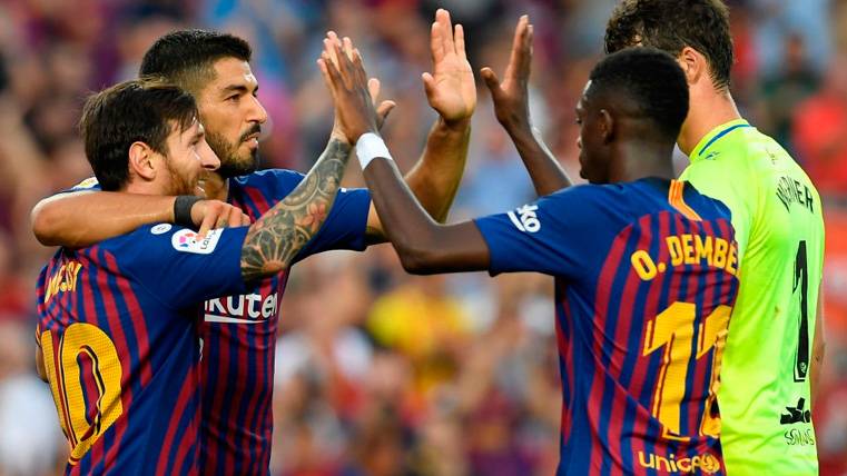 Leo Messi, Luis Suárez y Ousmane Dembélé celebran un gol del FC Barcelona