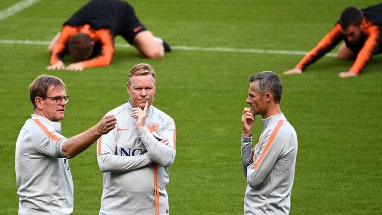 Ronald Koeman, during a training of Holland