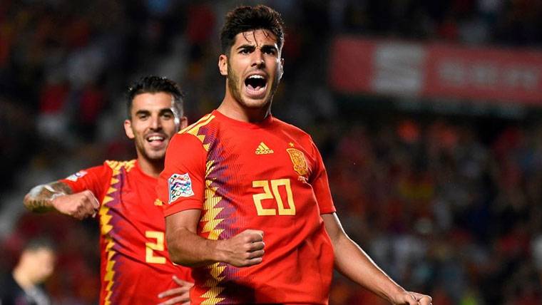 Marco Asensio, celebrating one of his goals with Spain