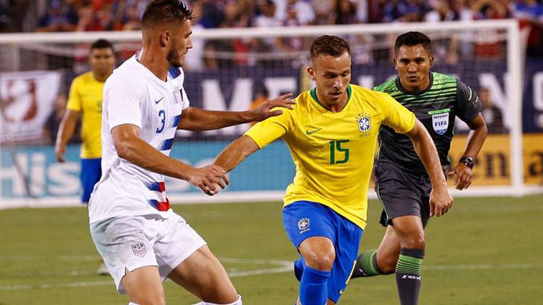 Arthur Melo, during a commitment with the selection of Brazil