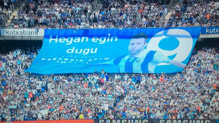 The banner that Anoeta devoted to Imanol Agirretxe the day of his homage