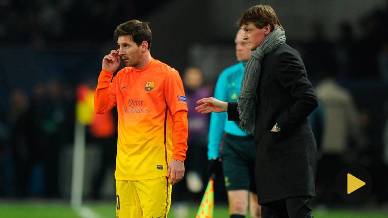 Leo Messi y Tito Vilanova en un partido del FC Barcelona