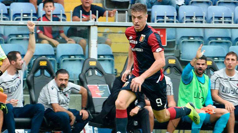 Piatek Does not wet  with the rumours that situate him in the Barça