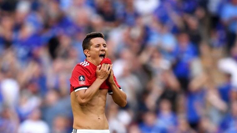 Ander Herrera, llevándose las manos a la cabeza tras una derrota