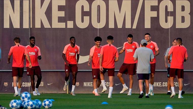 The FC Barcelona, training in the Ciutat Esportiva Joan Gamper