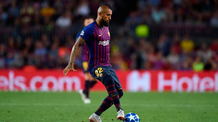Arturo Vidal en un partido del FC Barcelona