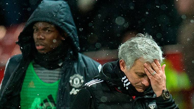 Tensión entre Pogba y Mourinho