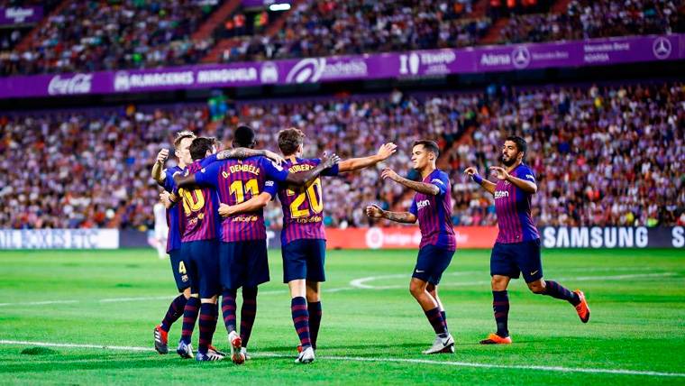 Los jugadores del FC Barcelona celebran un gol en LaLiga