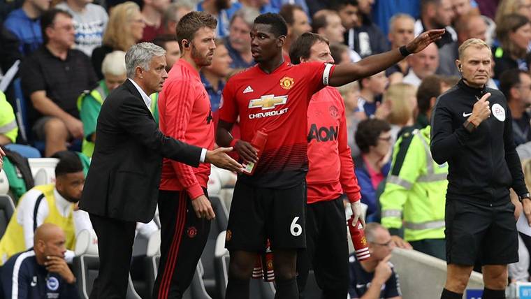 Mourinho, giving instructions to Pogba during a party