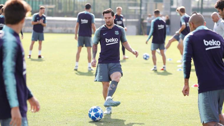 The players of the Barça in a session of training | FCB