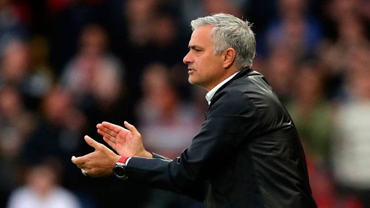 Mourinho, with a fire in the changing room