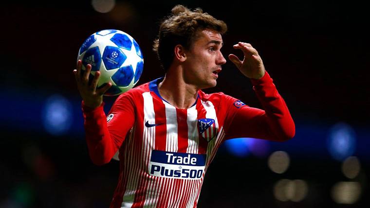 Antoine Griezmann, sacando de banda en Champions League