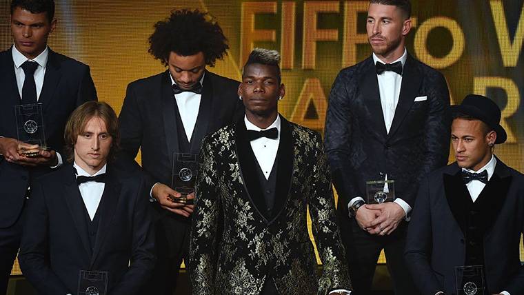 Pogba, beside Neymar Jr in a gala of the FIFA The Best