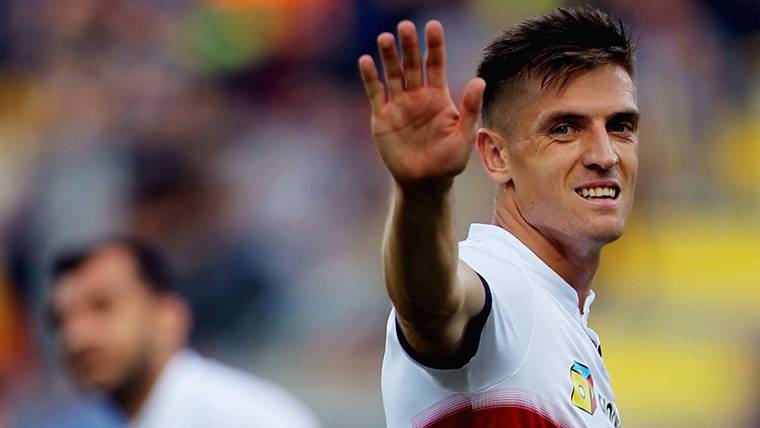 Piatek, after marking a goal with the Genova in the Series To
